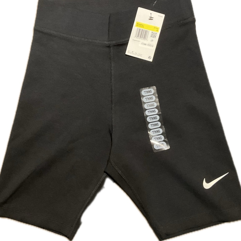 Nike High-waisted Black Shorts